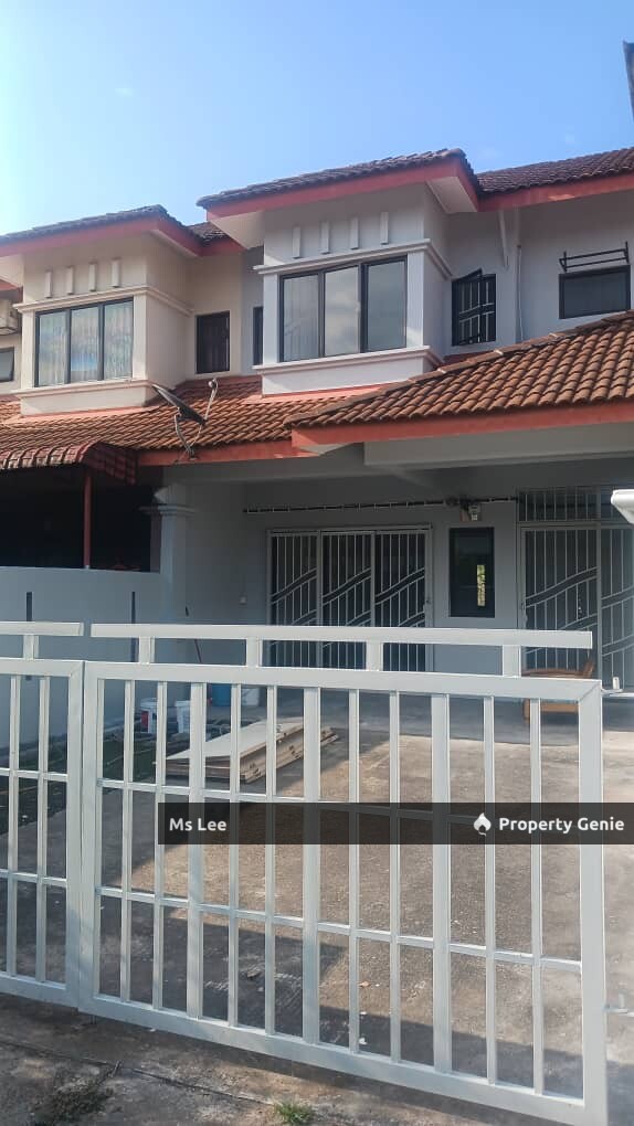 2 storey house-Bandar Puteri Klang @ Port Klang-Sale below bank value Rm151k