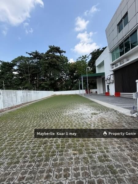 RENT RM45K 3. 5 Storey Semi-D Factory at Seksyen 51, Petaling Jaya