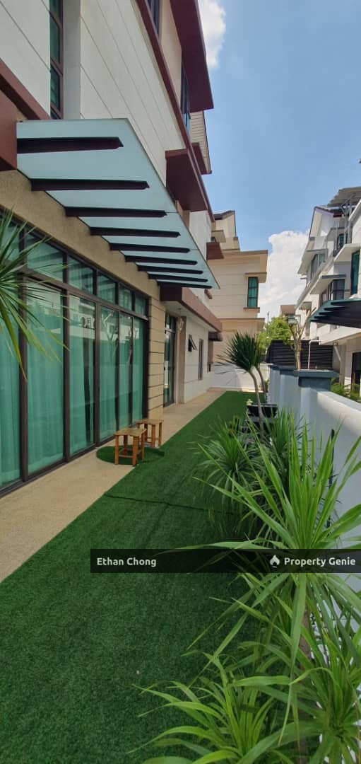 USJ 17 Restree 2 1/2 Storey Semi D House For Rent