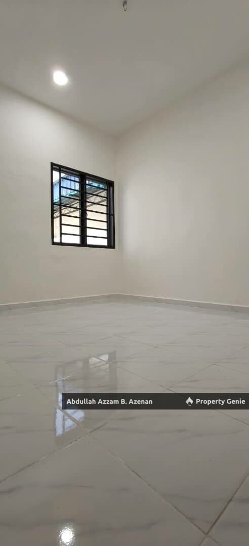 SINGLE STORY SEMI D TAMAN BAYAM LUNAS
