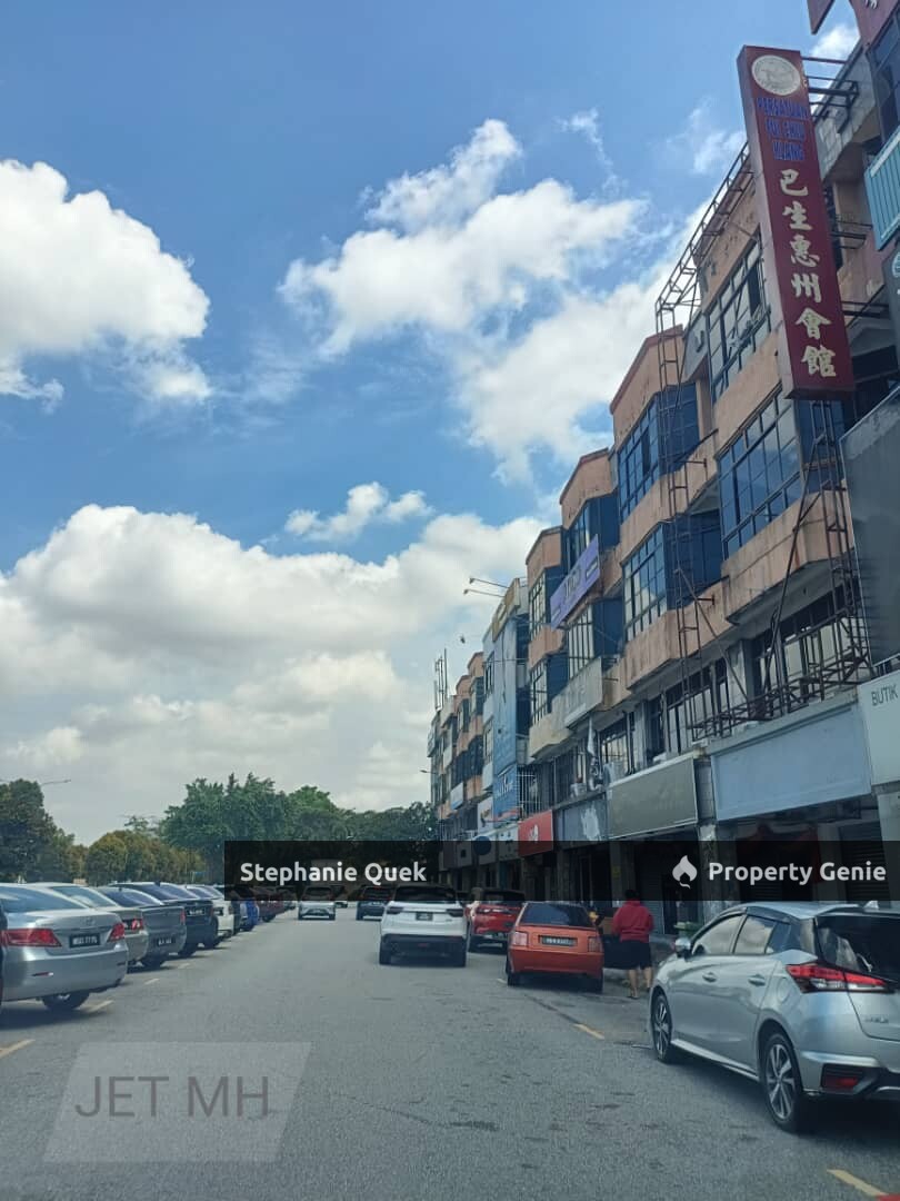 (Facing Road Non Flood Area)Taman Bayu Perdana Klang End Lot 3 Storey Shop Lot For Sale