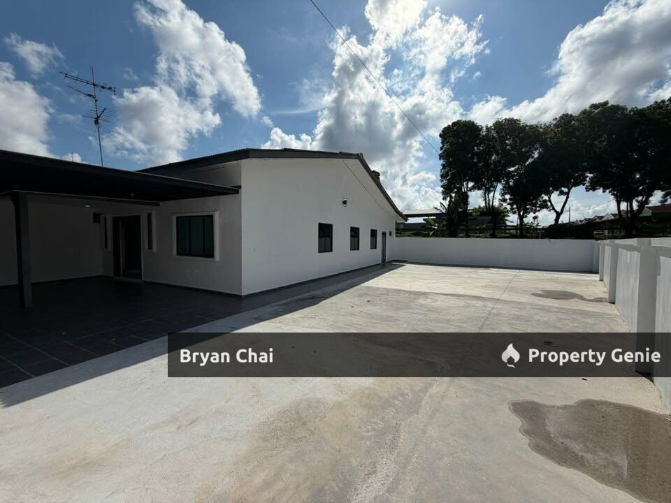 Single Storey Semi D Corner With Fully Renovated FAcing Garden