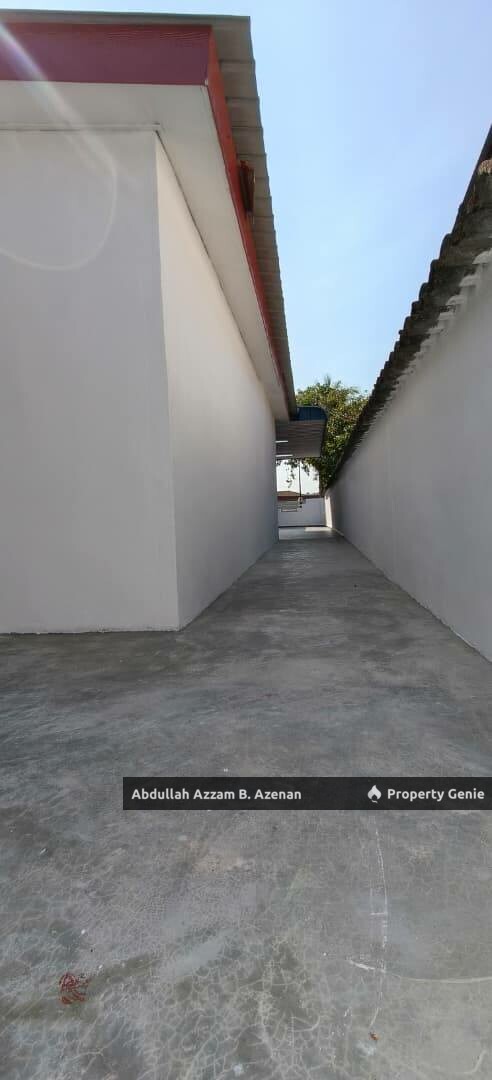 SINGLE STORY SEMI D TAMAN BAYAM LUNAS