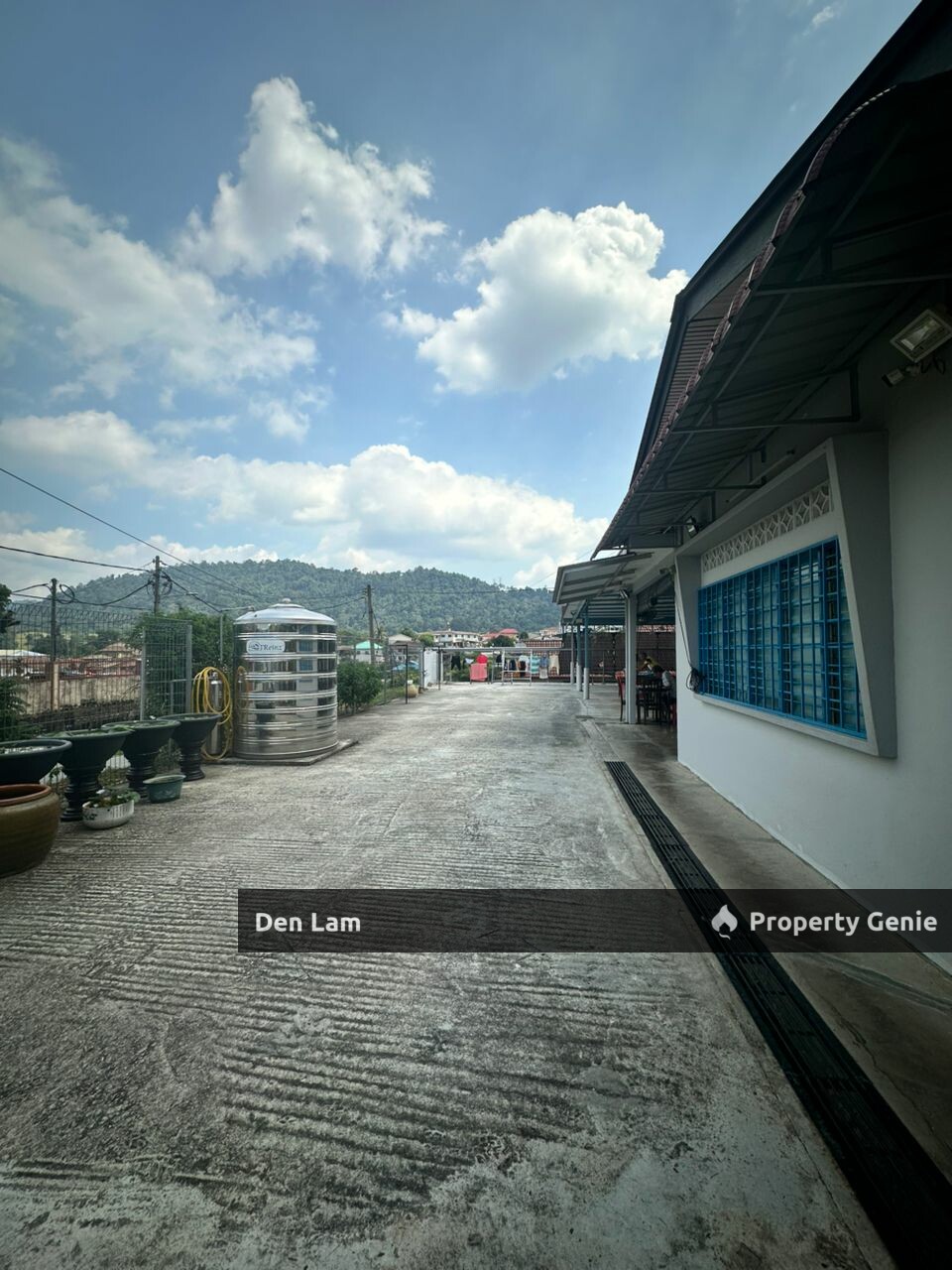 Kampung Tasik Permai 1sty Bungalow Corner for sale !!