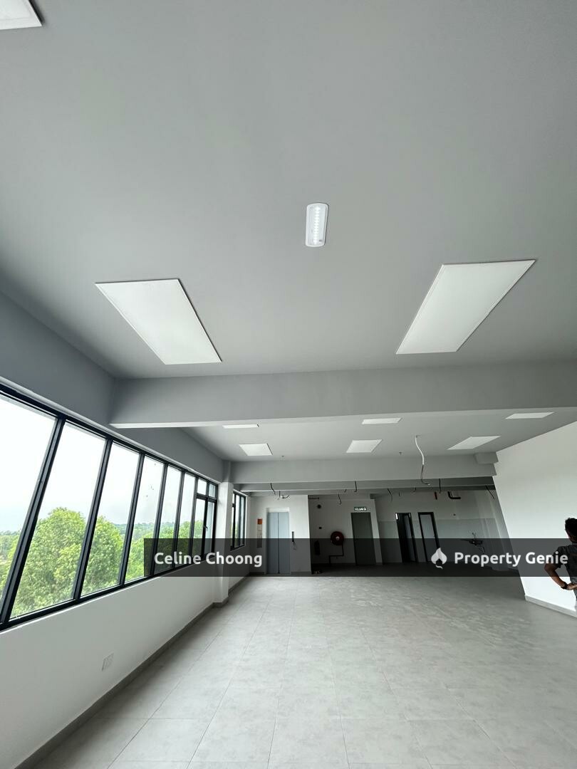 West Port Warehouse come with office with Land