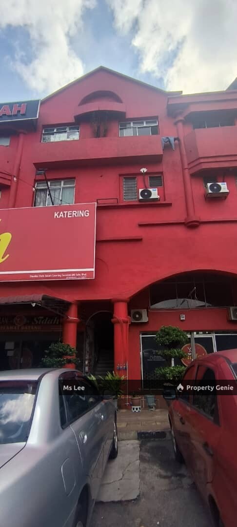 Male Room 4 RM750 @ 1st Floor Shop Apt-Sek 7-Shah Alam-near UITM-Ready Now