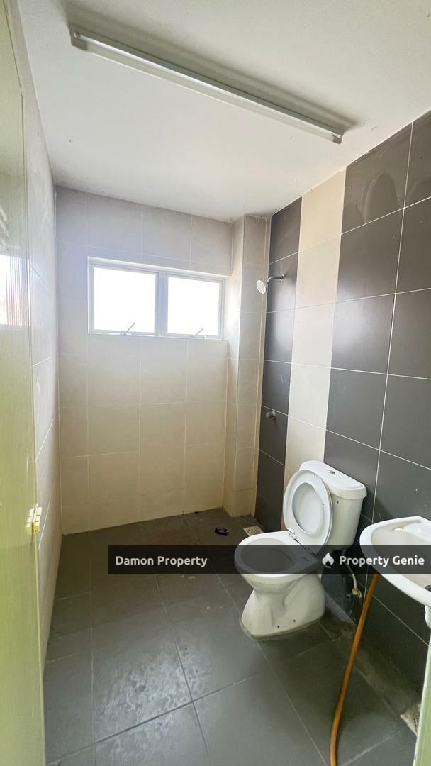 Lahat Mines Lakeside New Condition Double Storey House Sale