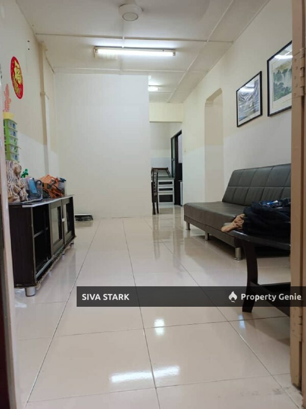 Medium Cost Flat For Sale At Plentong Utama , Jalan Bunga Daisi
