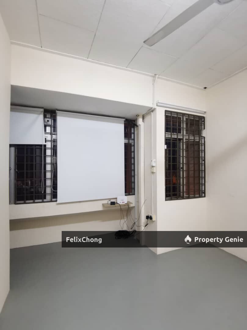 Taman Daya Double Storey Shop Lot,Jalan Nipah,Johor Bahru,High Roi