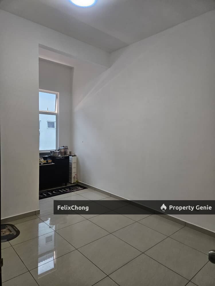 Bandar Layangkasa 2 Sty Terrace,Jalan Wau Merak,Pasir Gudang,Unblock