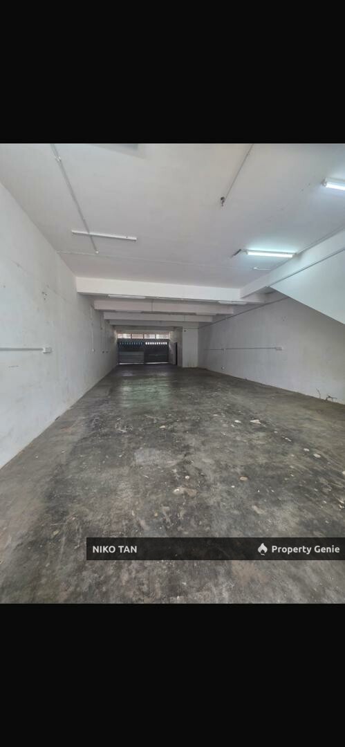 Jalan Cantik 2Storey Shoplot Taman Pelangi Indah For Rent