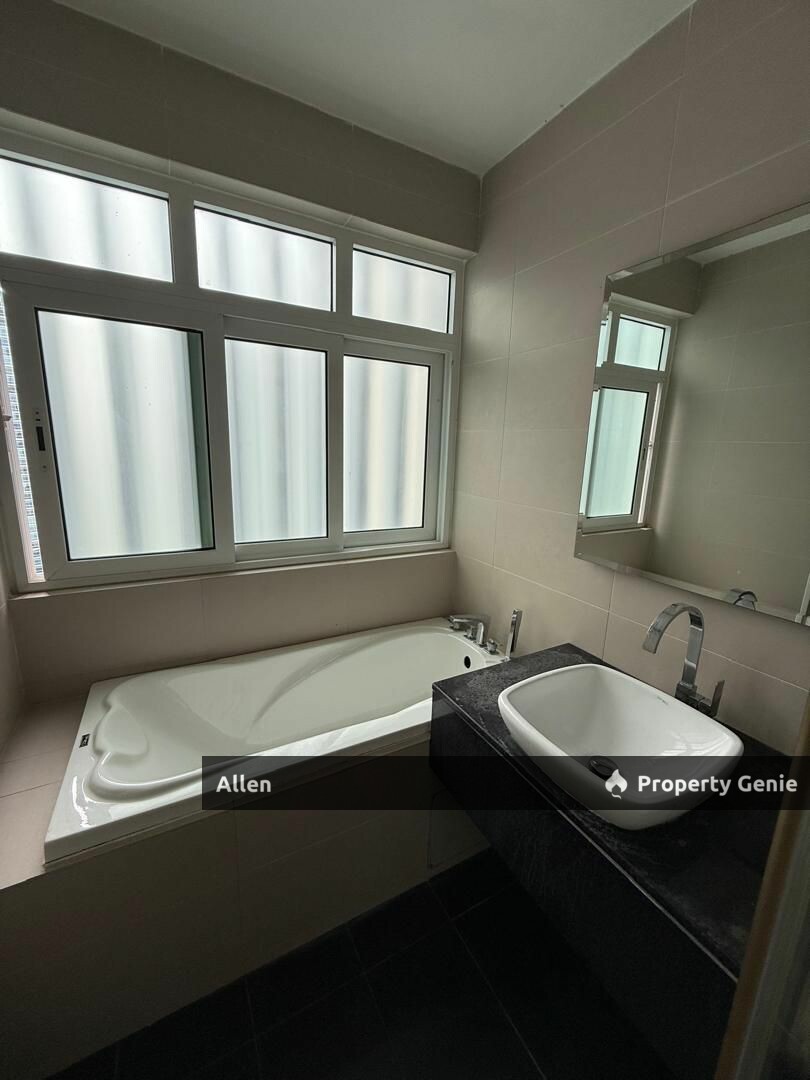 Elegant Corner Unit at Medini Signature! High Floor