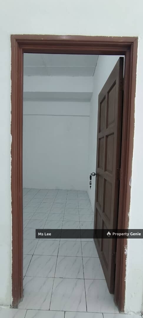 3rd floor Shop Apartment RM 350 (Pasar Malam)-Taman Sentosa @ Klang-Ready Now