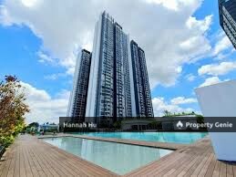 Lakefront Corner Unit for Sales Cheap !!