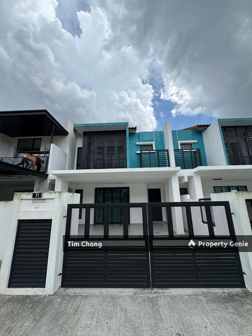 Jalan Perjiranan, Dato Onn, Nearby Seri Austin