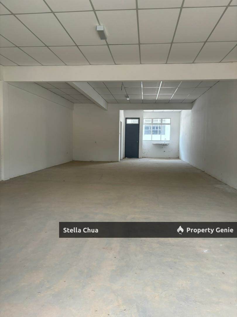For RENT 1 Storey Shop 📍Jln Kamelia