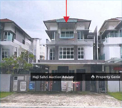 sebuah unit rumah berkembar tiga tingkat yang beralamat pos di No. 3, Jalan Setia Damai U13/14J, Setia Alam, Seksyen U13, 40170, Shah Alam, Selangor.