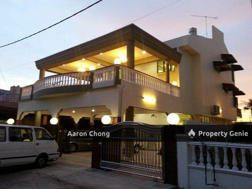 Kampung Lapan Bungalow House