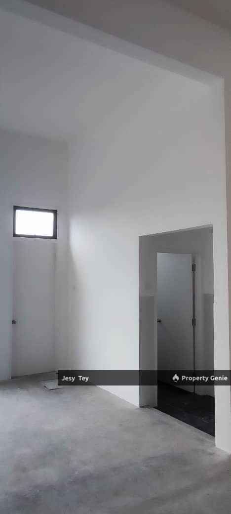 2 Storey Shoplot @ Kaze Hills, Ulu Tiram (Intermediate Ground Floor)