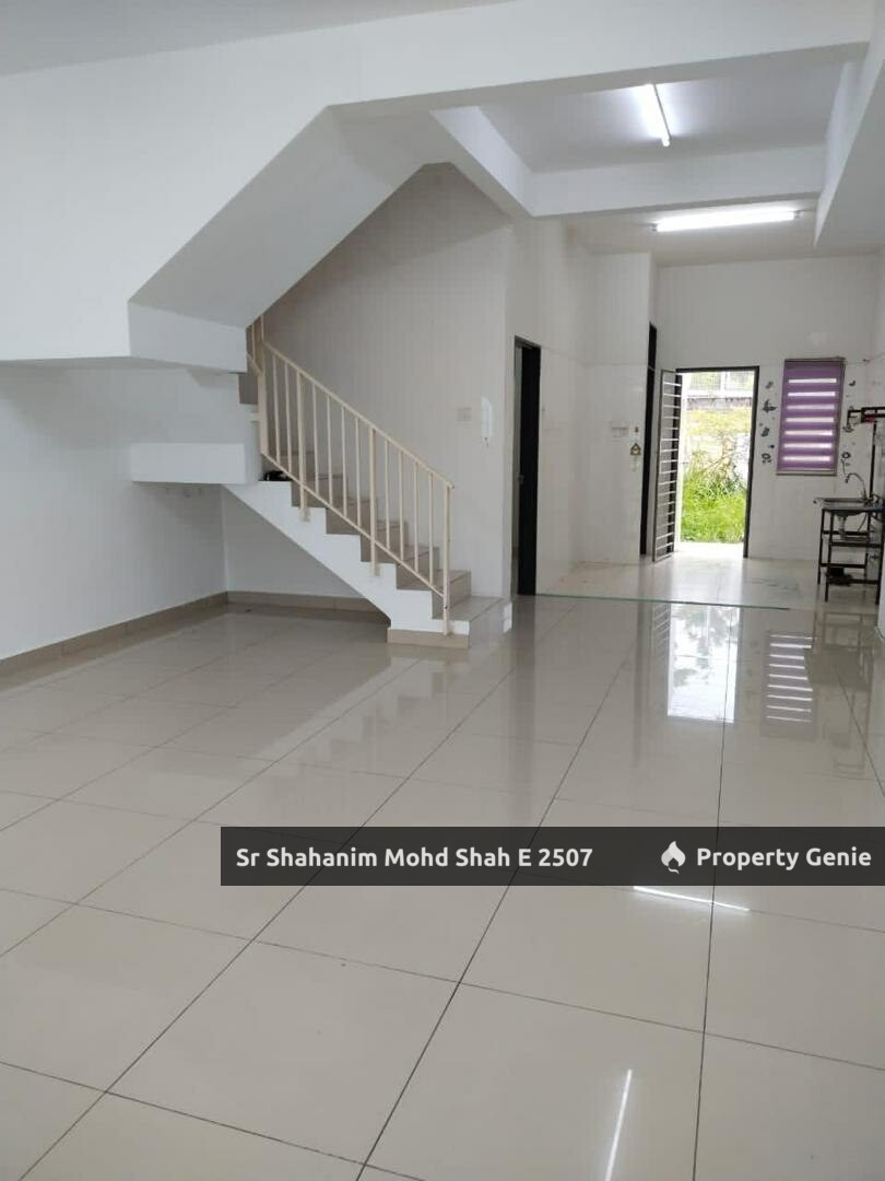 DOUBLE STOREY TERRACED HOUSE FOR SALE - ACACIA PARK PHASE 1, BANDAR TASIK PUTERI