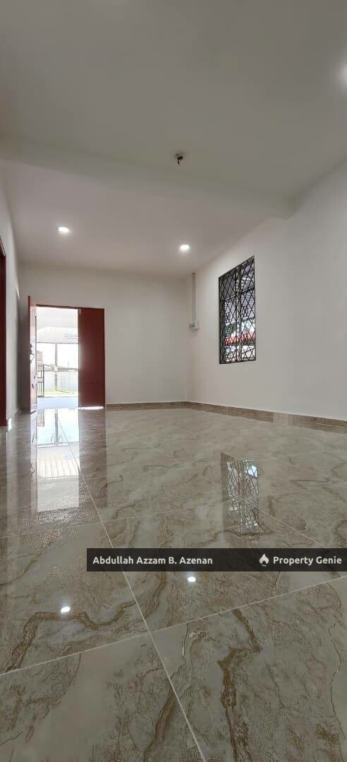 SINGLE STORY SEMI D TAMAN BAYAM LUNAS