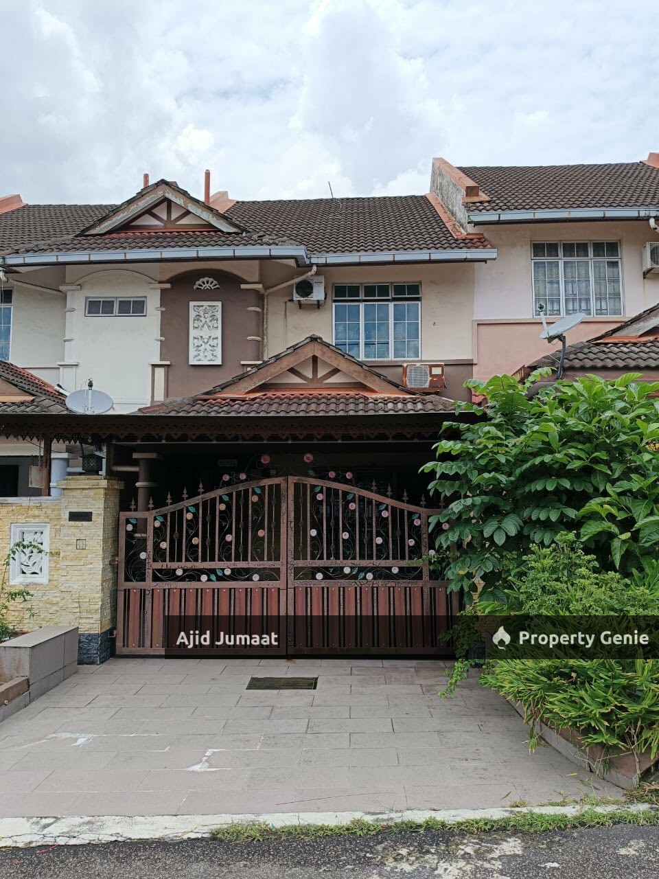 RUMAH TERES 2 TINGKAT UNTUK DIJUAL,TAMAN BUKIT DAHLIA,PASIR GUDANG,JOHOR