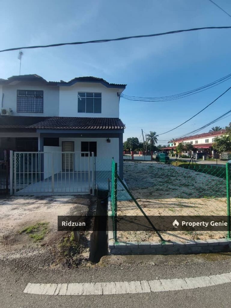 Double Storey Corner Lot, Taman Harmoni, Simpang Renggam