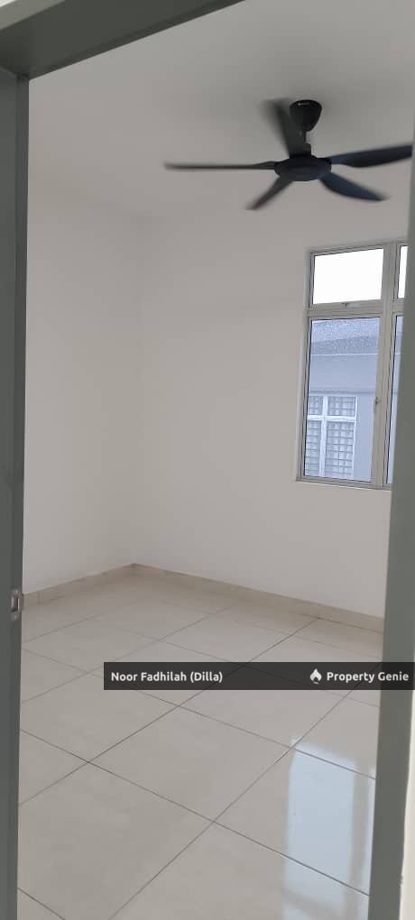 End Lot Townhouse Taman Nilai Perdana Upper Unit Full Loan Booking 1k