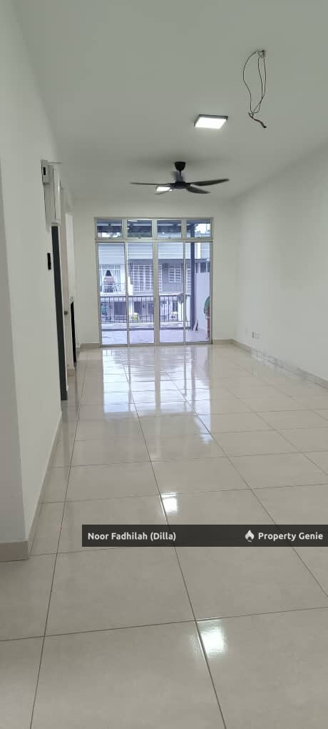 End Lot Townhouse Taman Nilai Perdana Upper Unit Full Loan Booking 1k
