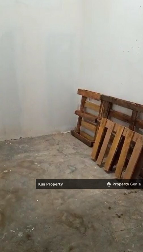 First Floor Shophouse FOR RENT! Located at City Square, Pending