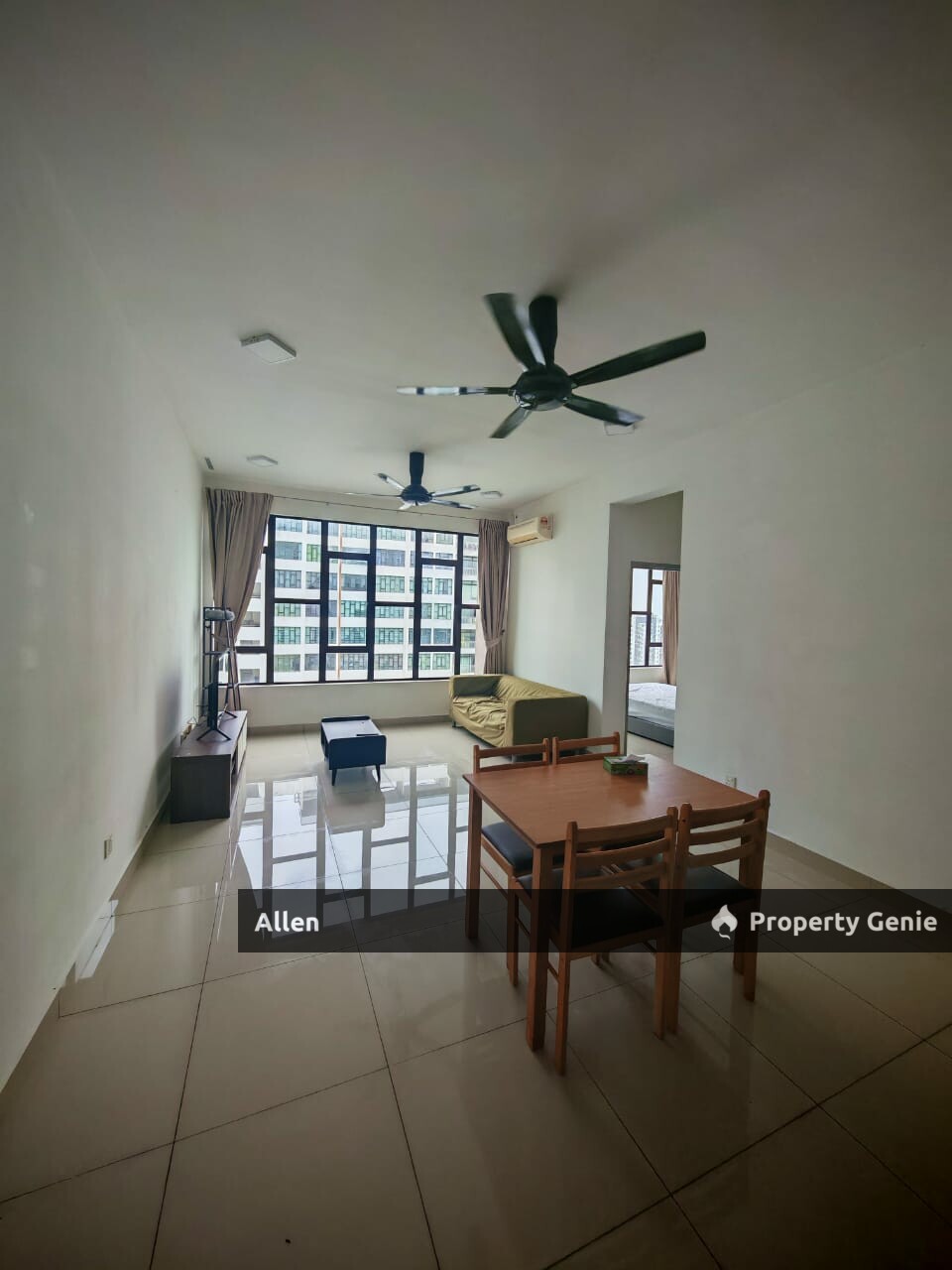 High-Floor Fully Furnished 1+1 Room Unit at Austin Regency with 2 Carparks
