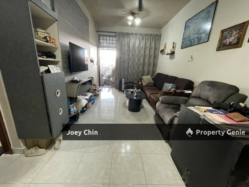 1.5-Storey Freehold Home@Taman Bukit Jaya Ulu Tiram-Fully Renovated With Extended Layout! | RM 530K Only