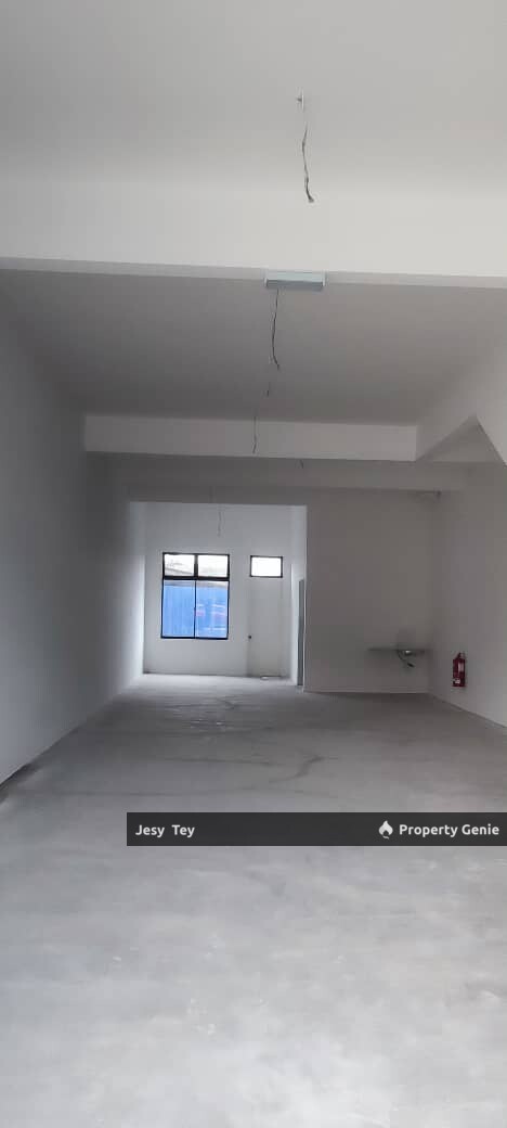 2 Storey Shoplot @ Kaze Hills, Ulu Tiram (Intermediate First Floor)