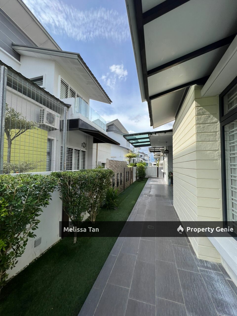 One krubong Samarinda Bungalow  Double Storey