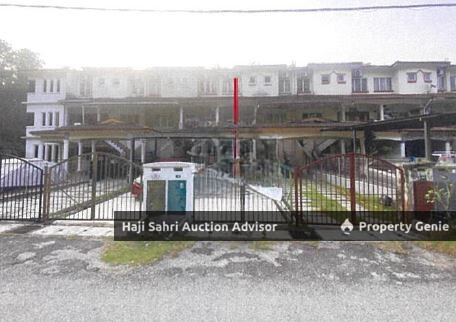 No. 49, Sri Gombak Townvilla, Jalan ST-1, Off Jalan SG 8/11, Taman Sri Gombak, 68100 Batu Caves, Selangor Lower Level Townhouse