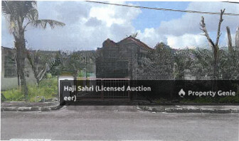 sebuah rumah banglo bertingkat satu (single storey bungalow house) yang beralamat pos di No. 43, Lorong Pekatra Indah 22, Taman Pekatra Indah, 14120, Simpang Ampat, Pulau Pinang.