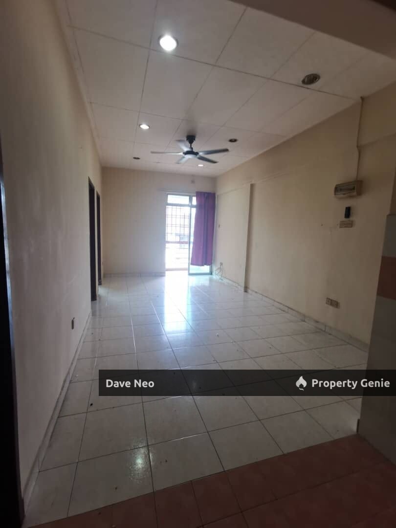 Nusa Bestari Shop Apartment • 3Beds 2 Baths • Unfurnished • Level 2