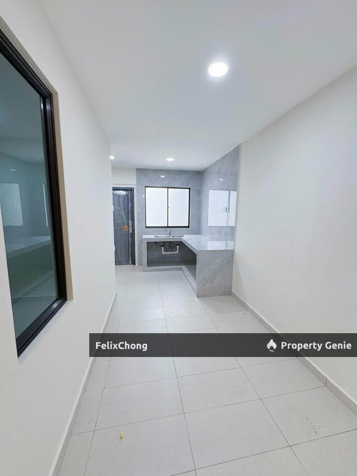 Taman Johor Jaya 2 Sty Low Cost,Jalan Seroja,Johor Bahru,Renovated