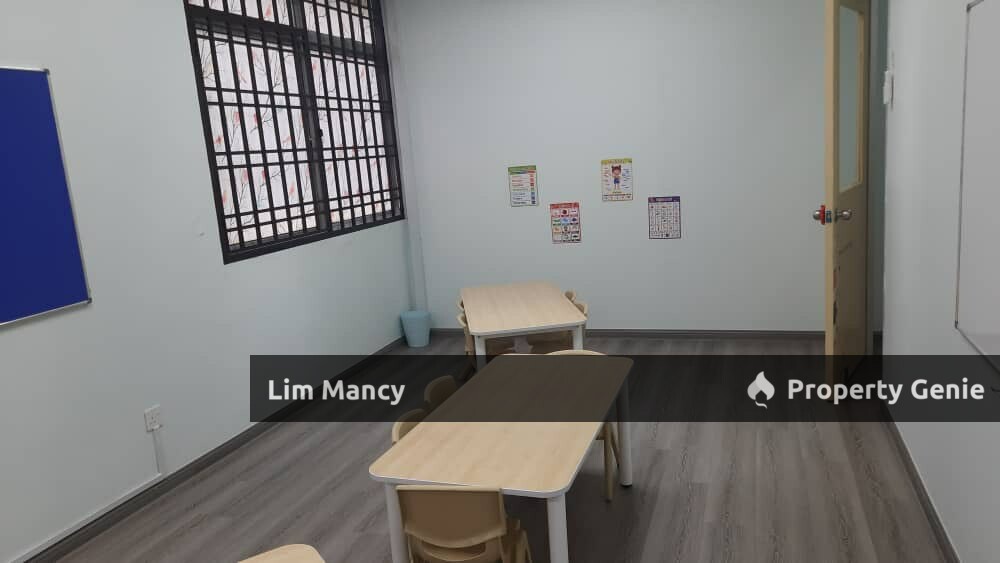 Three Storey Shoplot For Rent