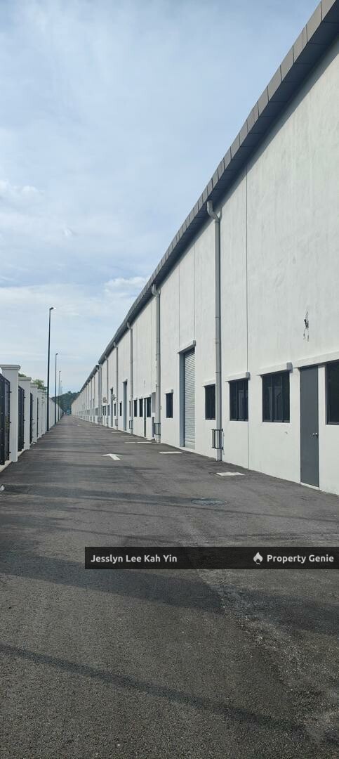 Semi-D Factory   Puncak Alam