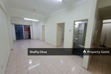 Well Kept Unit Red Ruby Apartment Seri Kembangan For Sale