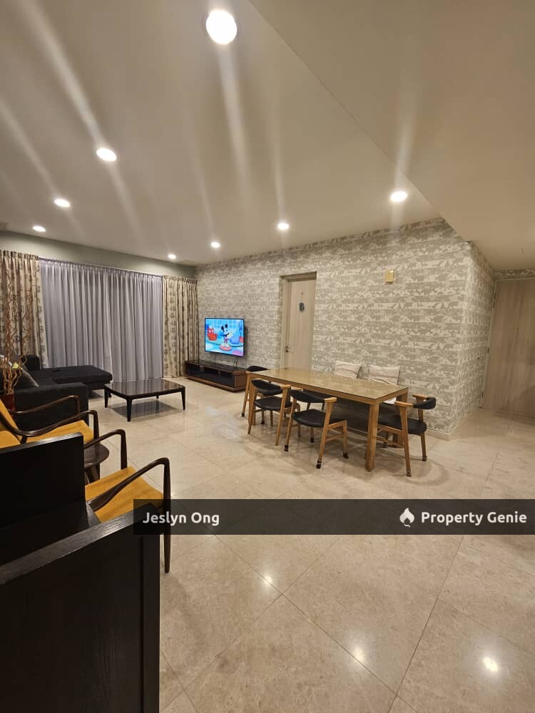 4 Bedrooms Condominium at Imperial Condominium for Rent