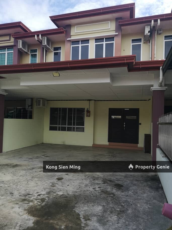 Sibu Double Storey Terrace at Jalan Tebu