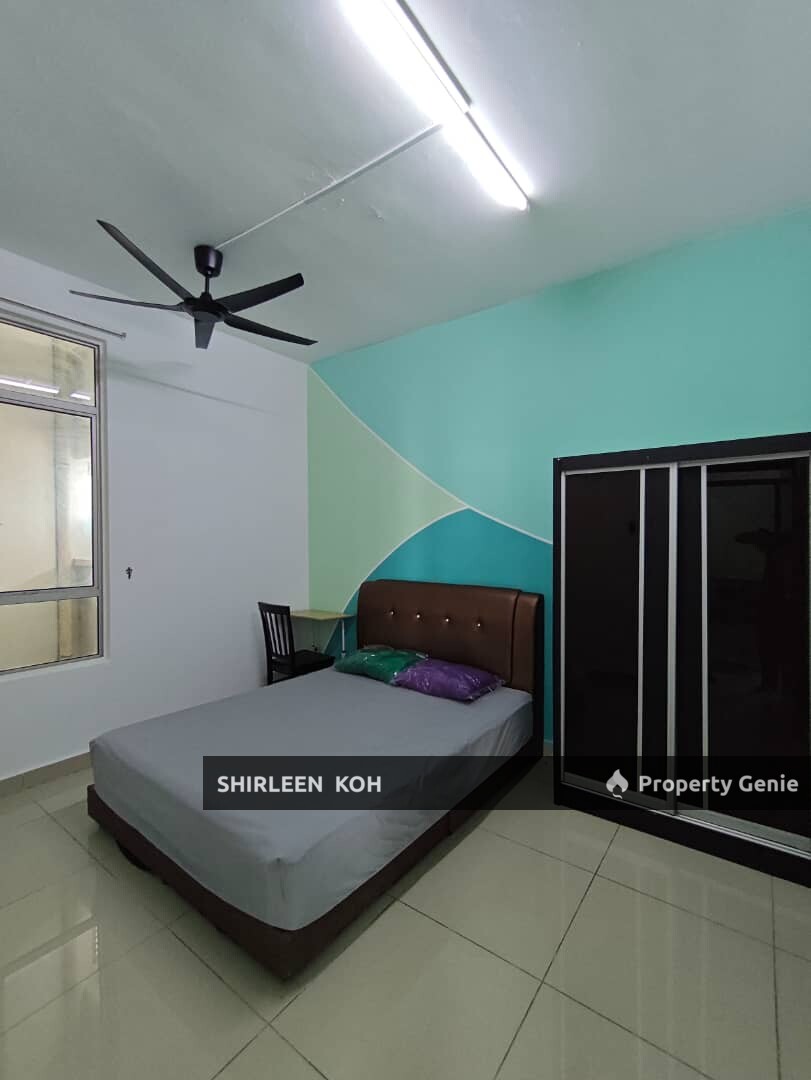 Male room for rent at Suriamas Suites Condominium @ Larkin JB Town