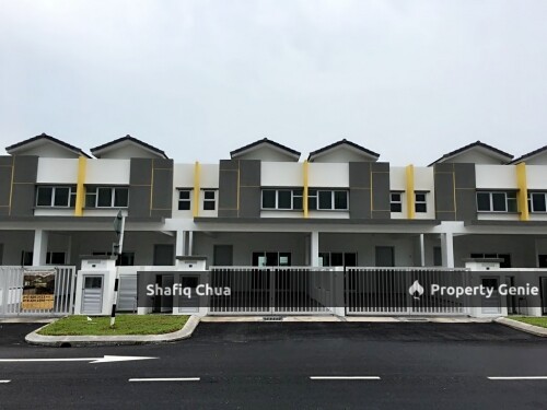 Fully Renovated & Extended 2 Storey Terrace Cherry Hillpark Puncak Alam