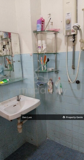 taman len sen 2sty house Freehold Chreas KL for sale !