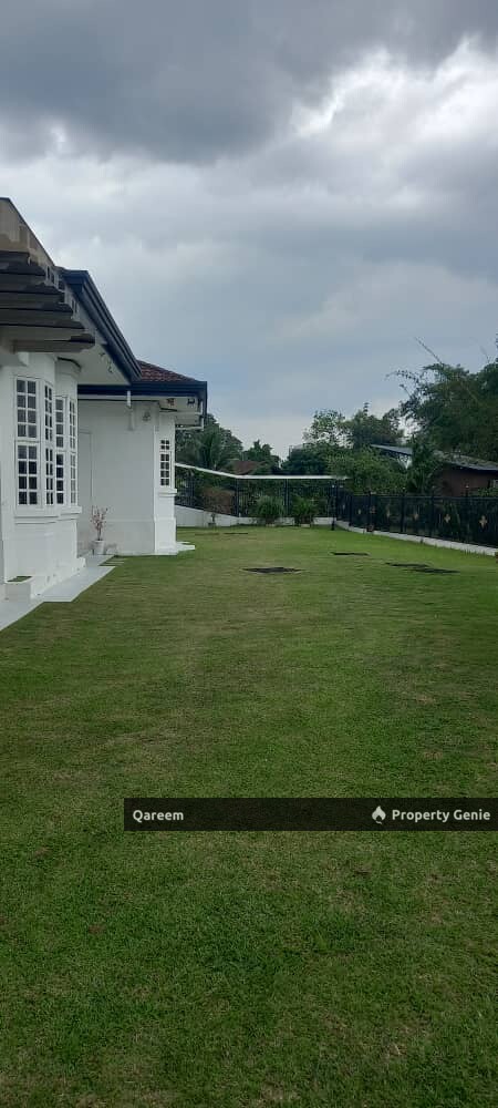 Single Storey Bungalow Sungai Kantan Kajang. Huge Land