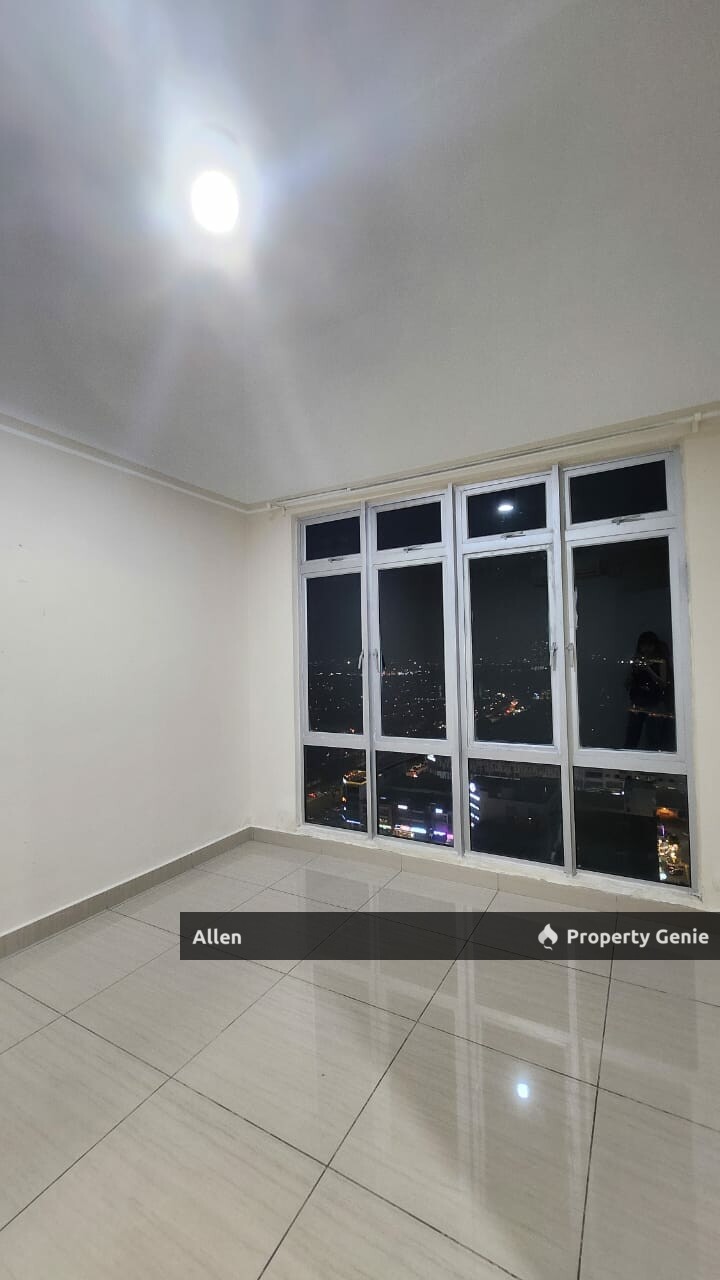 Manhattan SOVO @ Austin Heights Good Condition for Sale