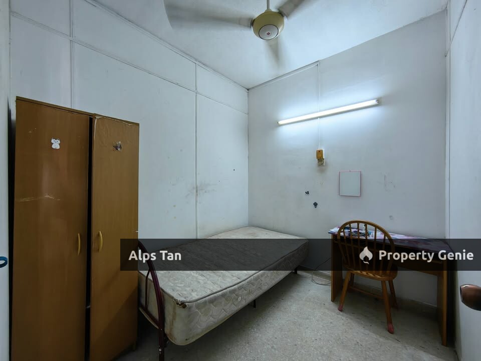 SS15, Subang Jaya (Female only unit)