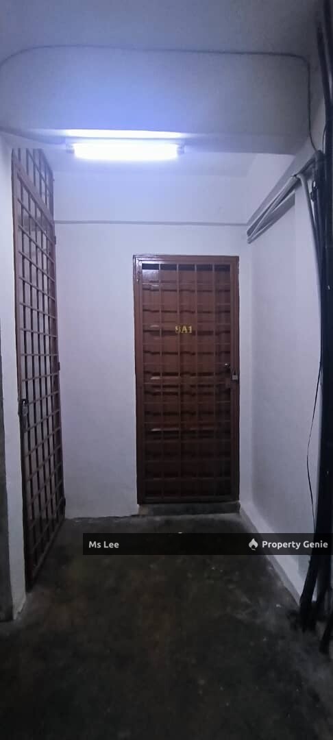 Male Room 2 RM550 @ 1st Floor Shop Apt-Sek 7-Shah Alam-near UITM-Ready Now